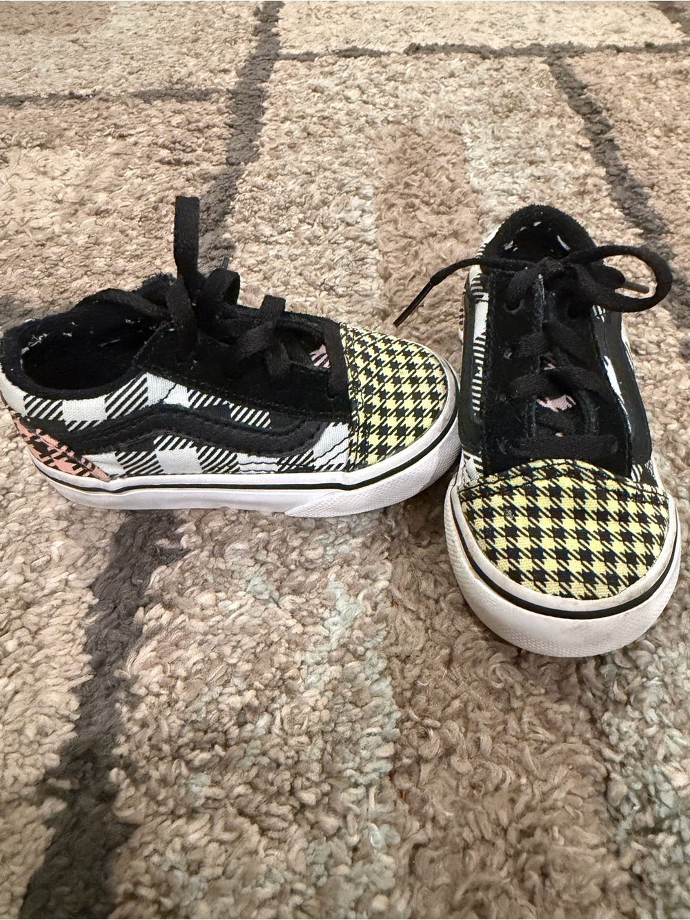 Toddler Black Plaid Low-Top Skate Shoes - Classic Style